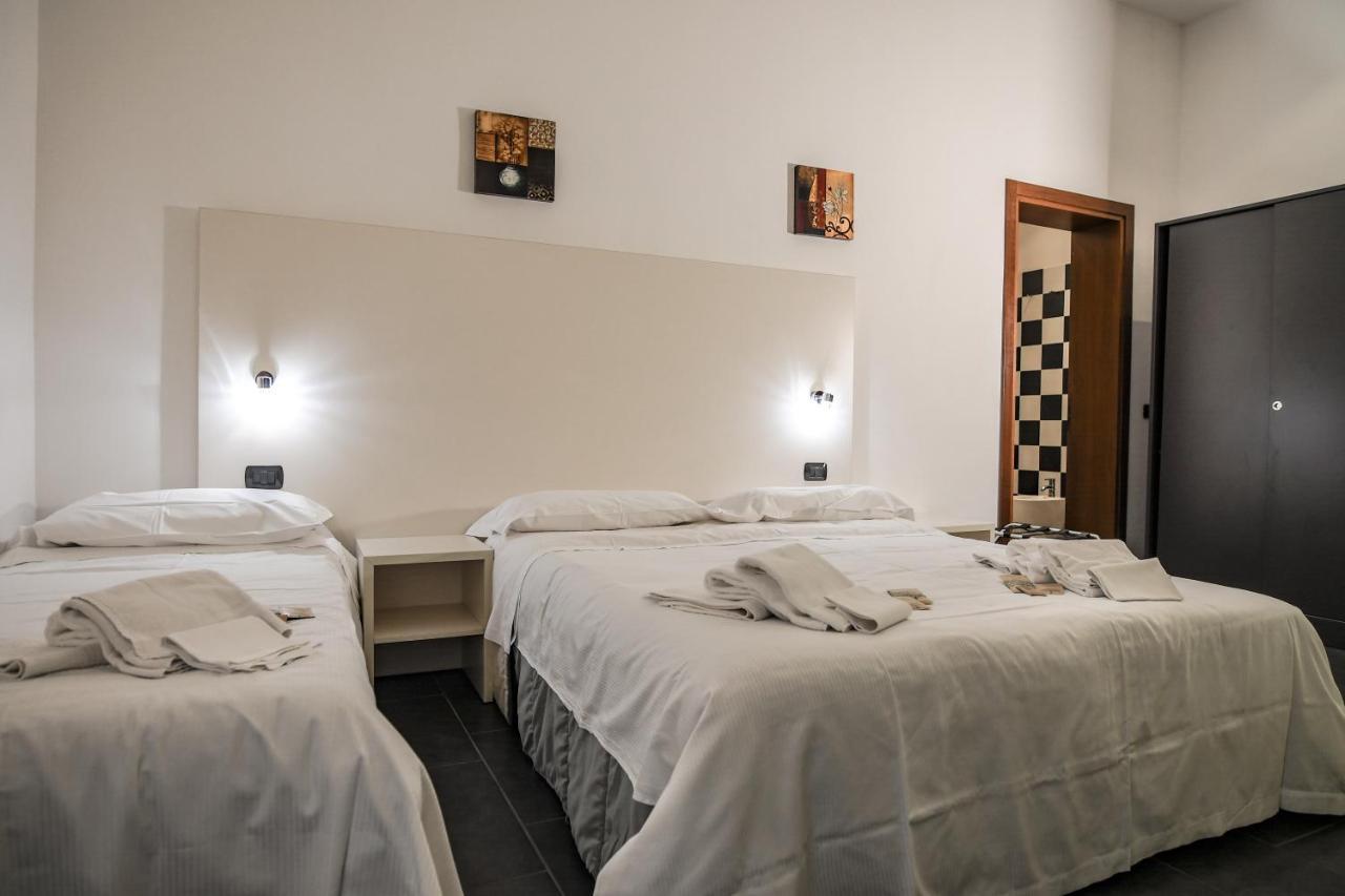 Zen Hotel Ferrara Esterno foto