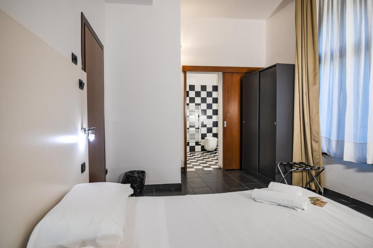 Zen Hotel Ferrara Esterno foto