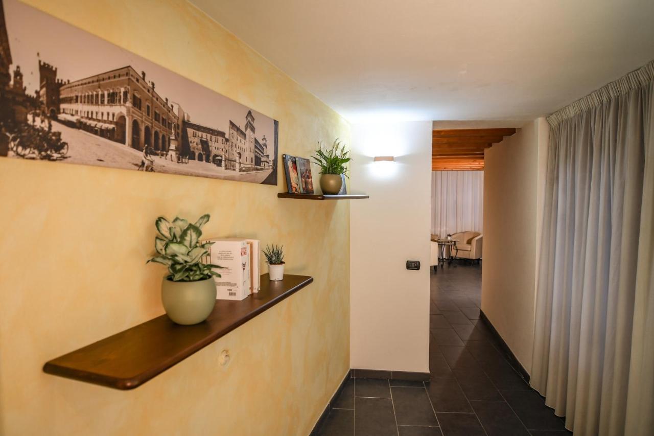 Zen Hotel Ferrara Esterno foto