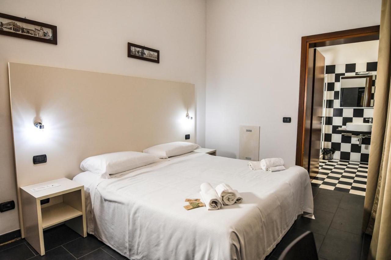 Zen Hotel Ferrara Esterno foto
