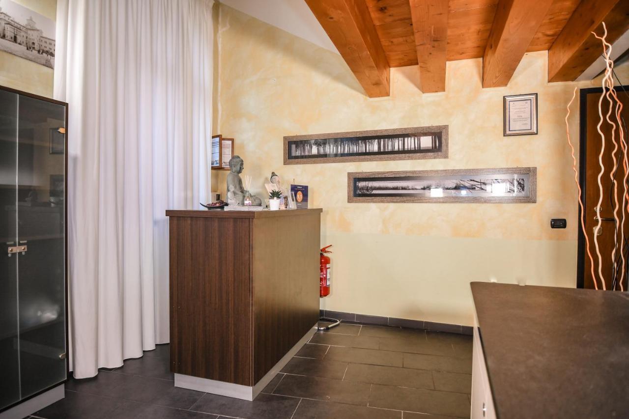 Zen Hotel Ferrara Esterno foto