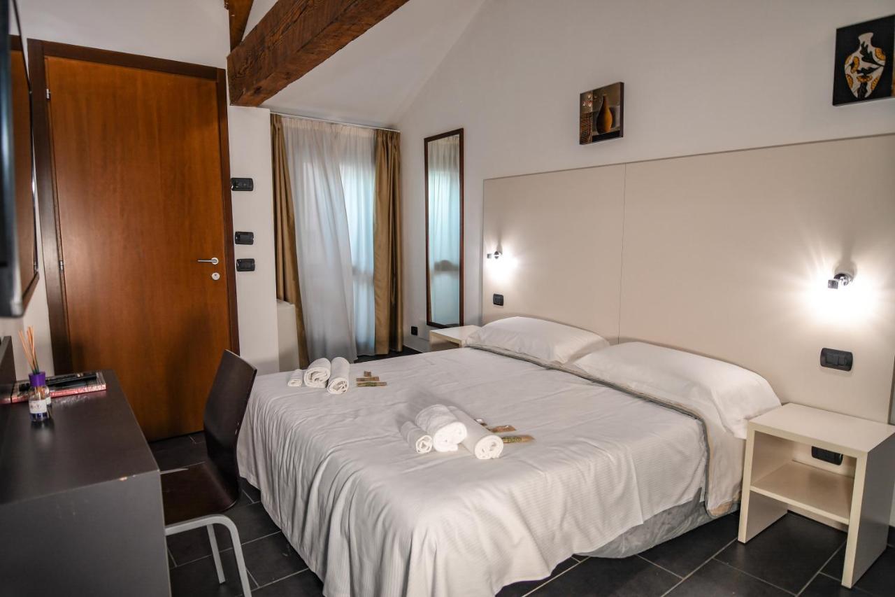 Zen Hotel Ferrara Esterno foto