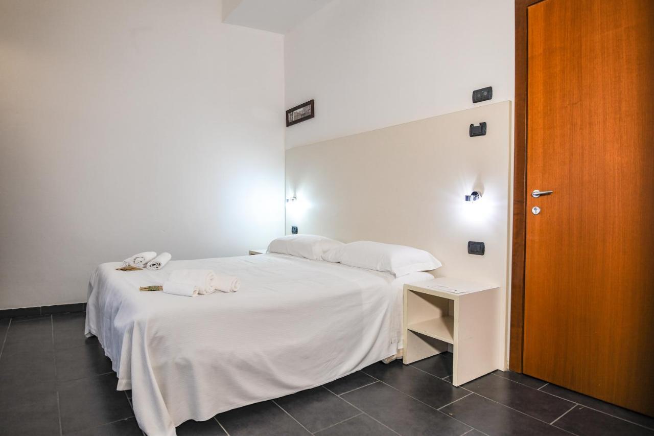 Zen Hotel Ferrara Esterno foto